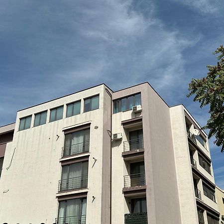 Centru Unirii Luxury Vip Palmier Apartament 2 Camere Cu Terasa Exterioara Amenajata ! Parcare Subterana Privata Climatizata Si Supravegheata Video Dar Doar Cu Rezervare In Limita Locurilor Disponibile !Proprietate In Regim Hoteliep - Nu Are Bucatarie Bukarest Exteriör bild